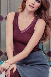 Canotta da donna 582 in lana merino e seta - Spalla larga e scollo a V