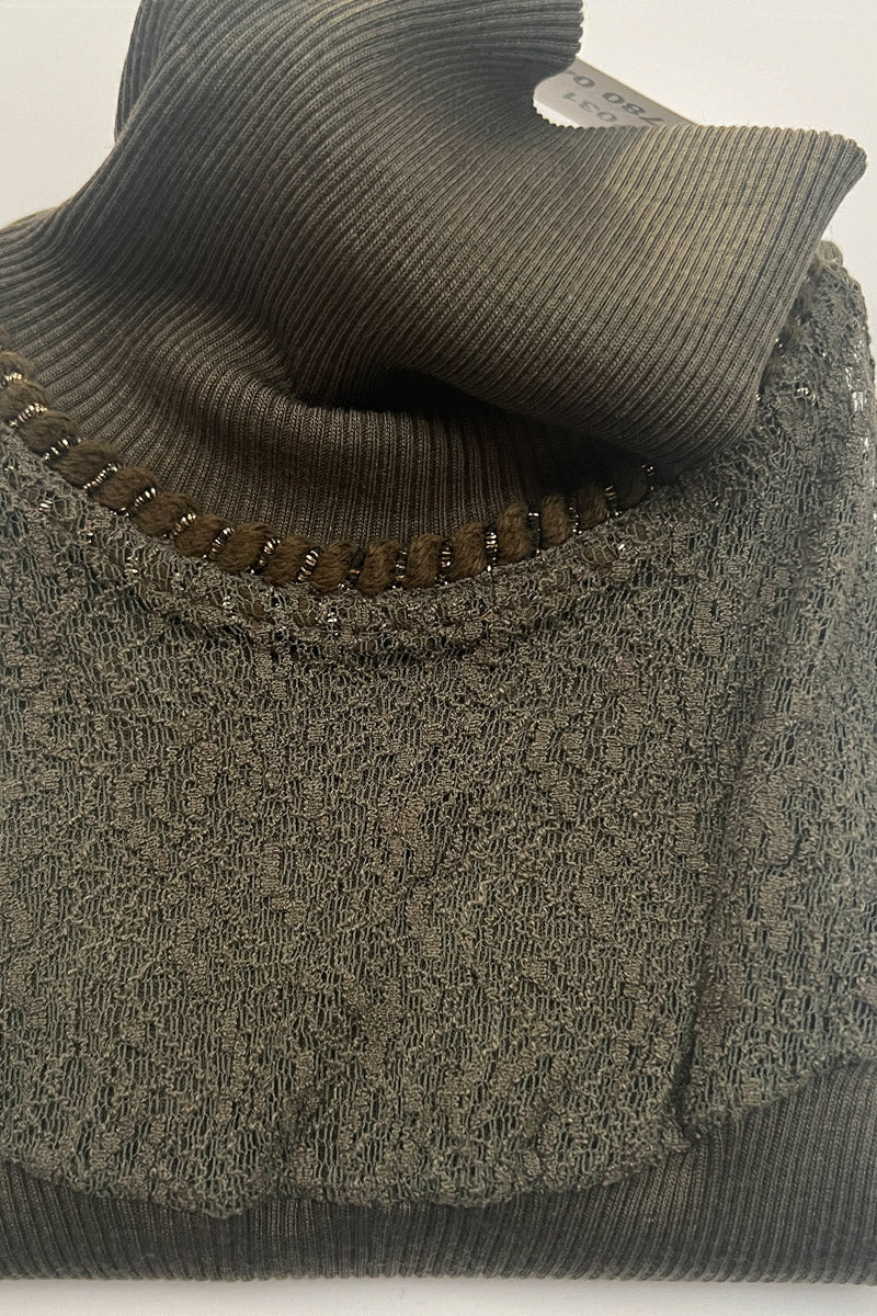 Women's turtleneck sweater 780 in wool and silk - Long sleeve and collar finished with braid