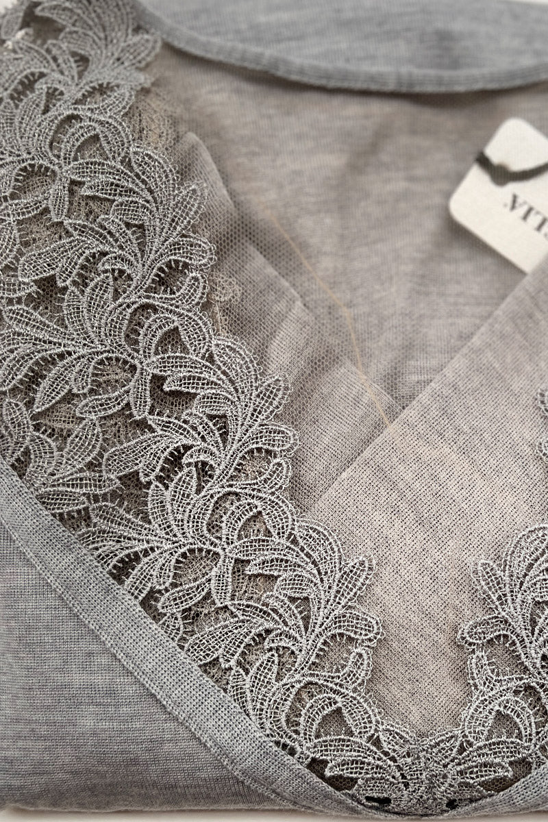 Body da donna 808 in lana seta - Scollo a V con macramé e tulle invisibile