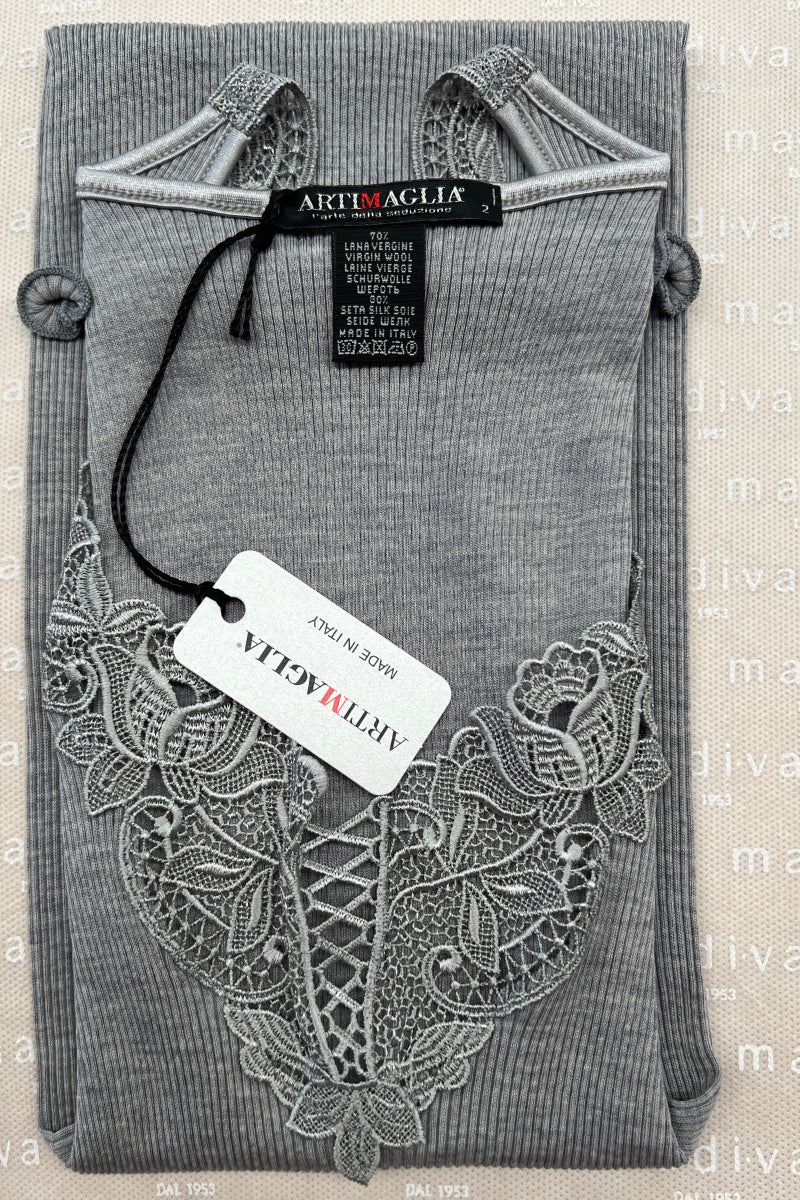 Canotta da donna 820 02 in lana merino e seta - Spalla larga e inserto macramè