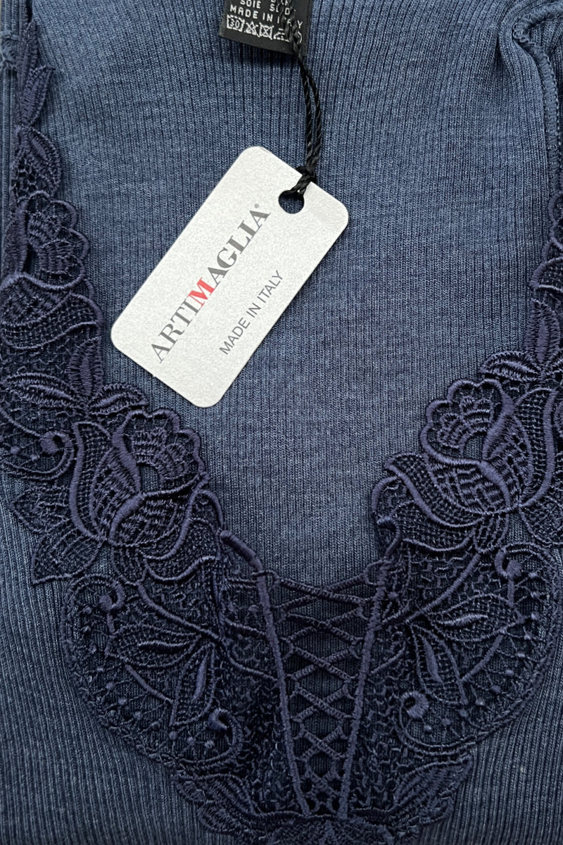 Maglia da donna 820 04 in lana merino e seta - manica lunga e inserto macramè