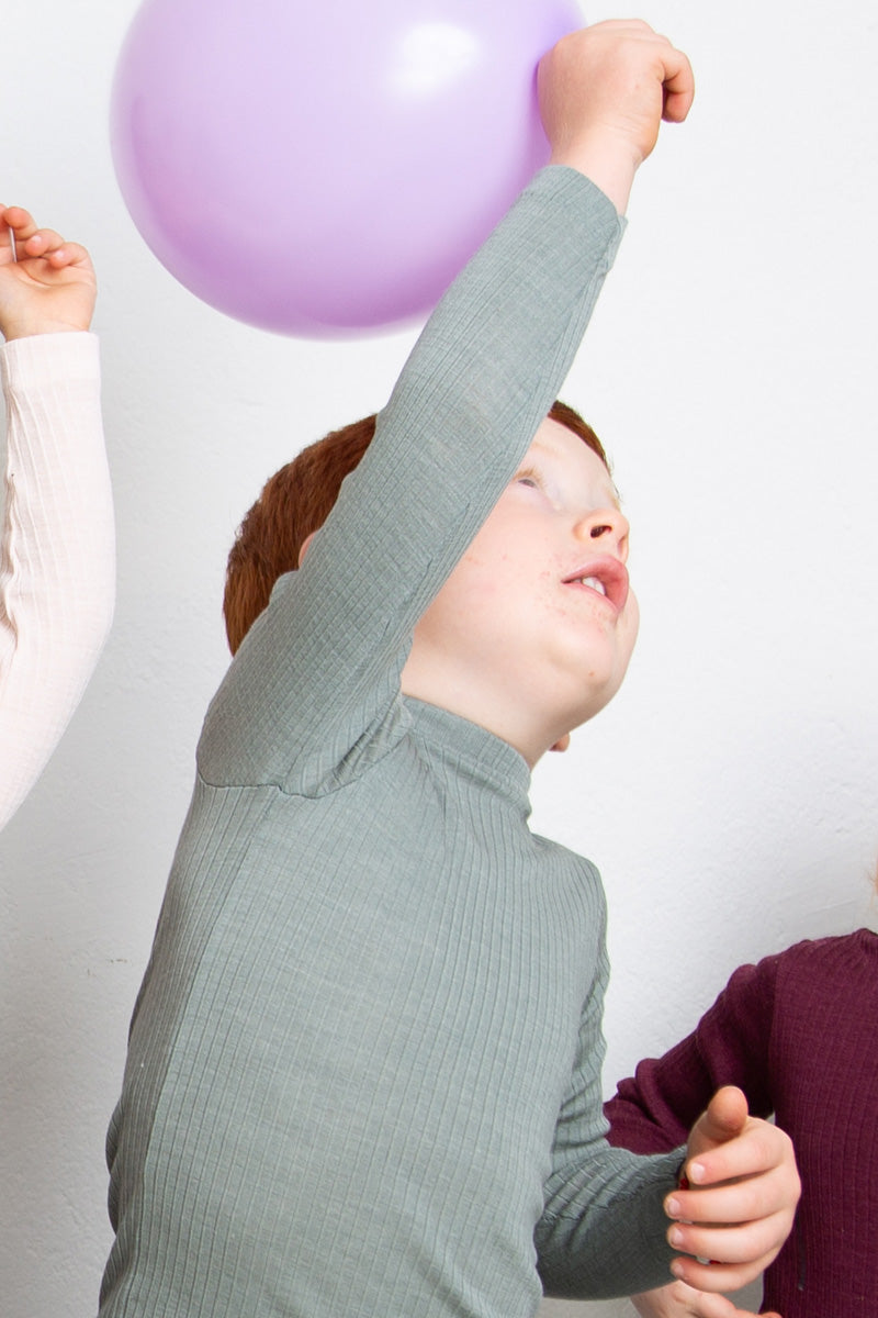 Maglia lupetto bambino Olly in lana seta - Delicata sulla pelle e perfetta da indossare sotto una felpa