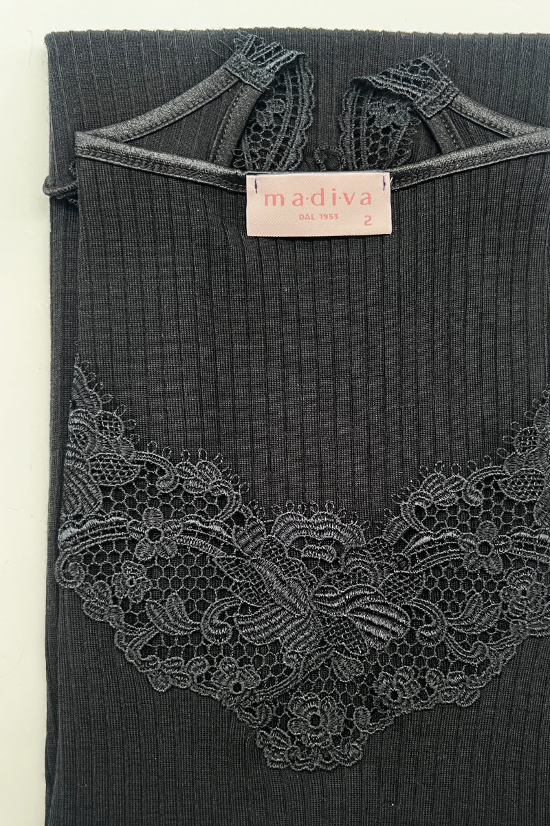 Canotta da donna Linda・Spalla larga in lana seta e macramè ampio