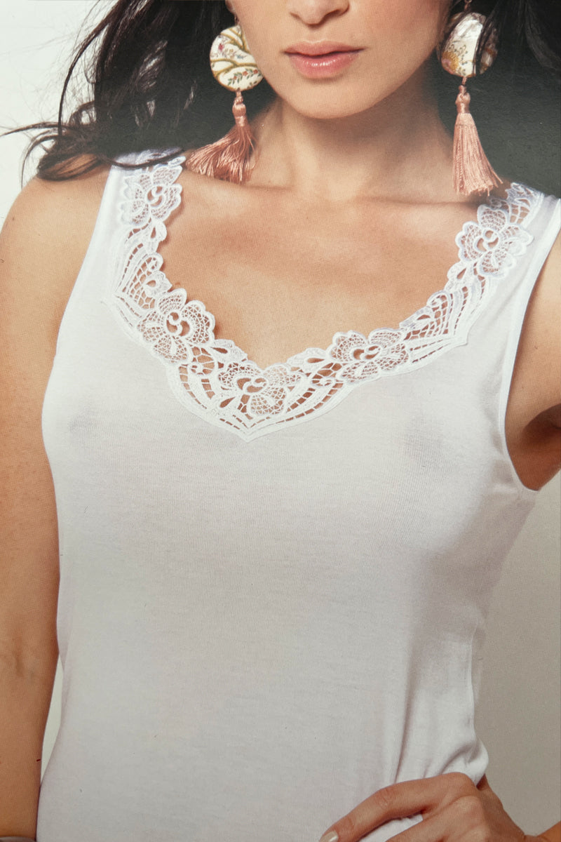 Canotta da donna Mojito in cotone - Spalla larga con inserto macramé su tessuto liscio