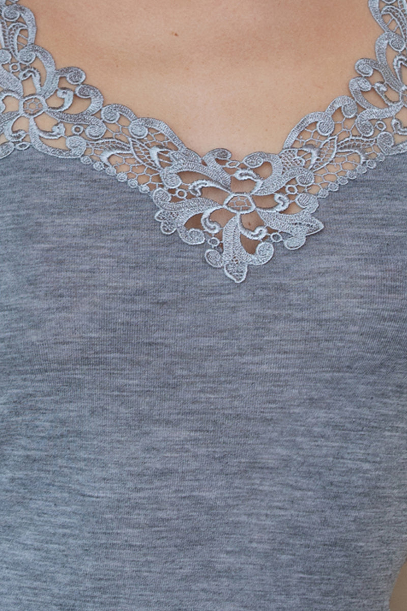 Maglia da donna Olga in lana e seta - Manica lunga avvolgente con inserto macramè ESCLUSIVA ONLINE