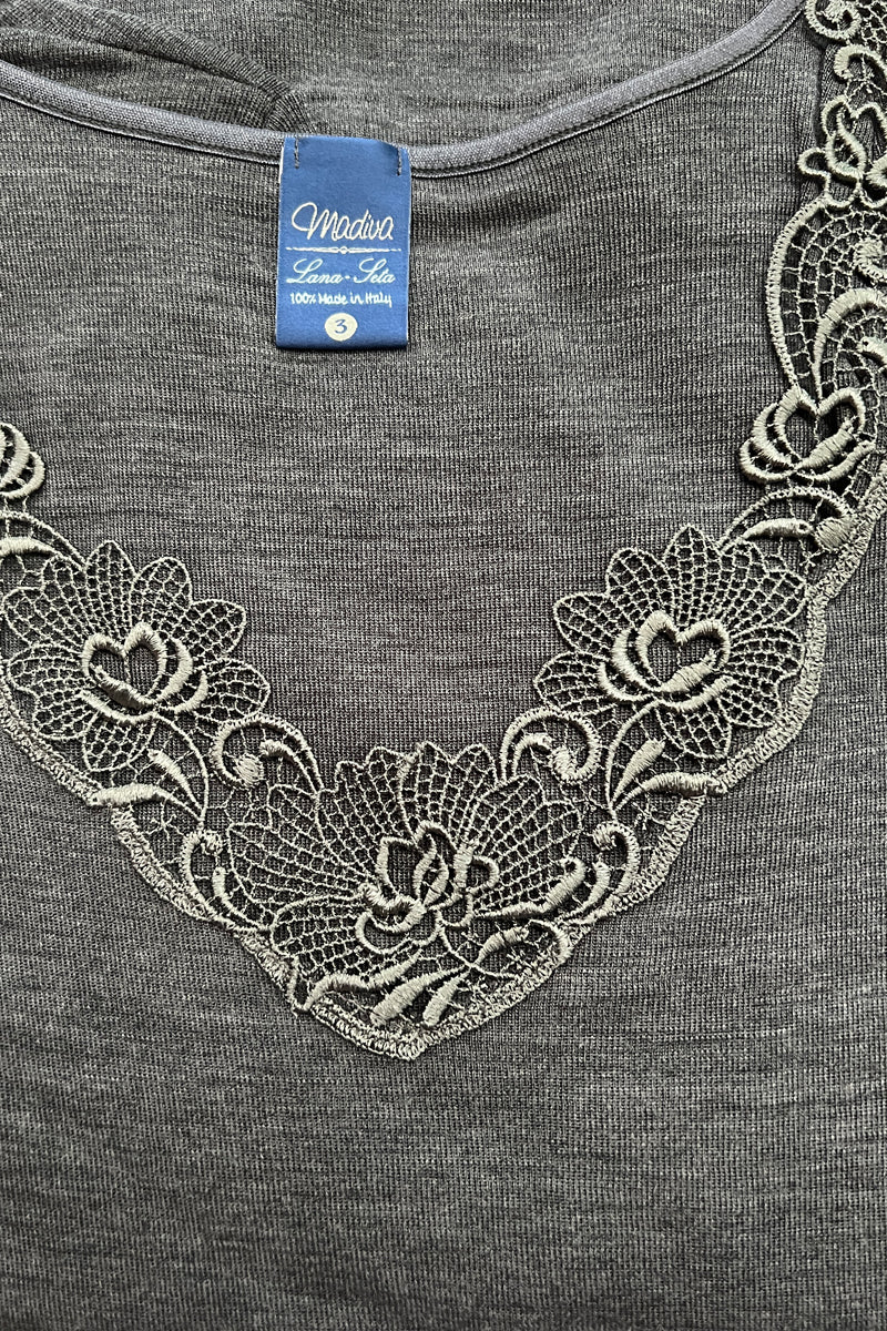 Maglia da donna Olga in lana e seta - Manica lunga avvolgente con inserto macramè ESCLUSIVA ONLINE