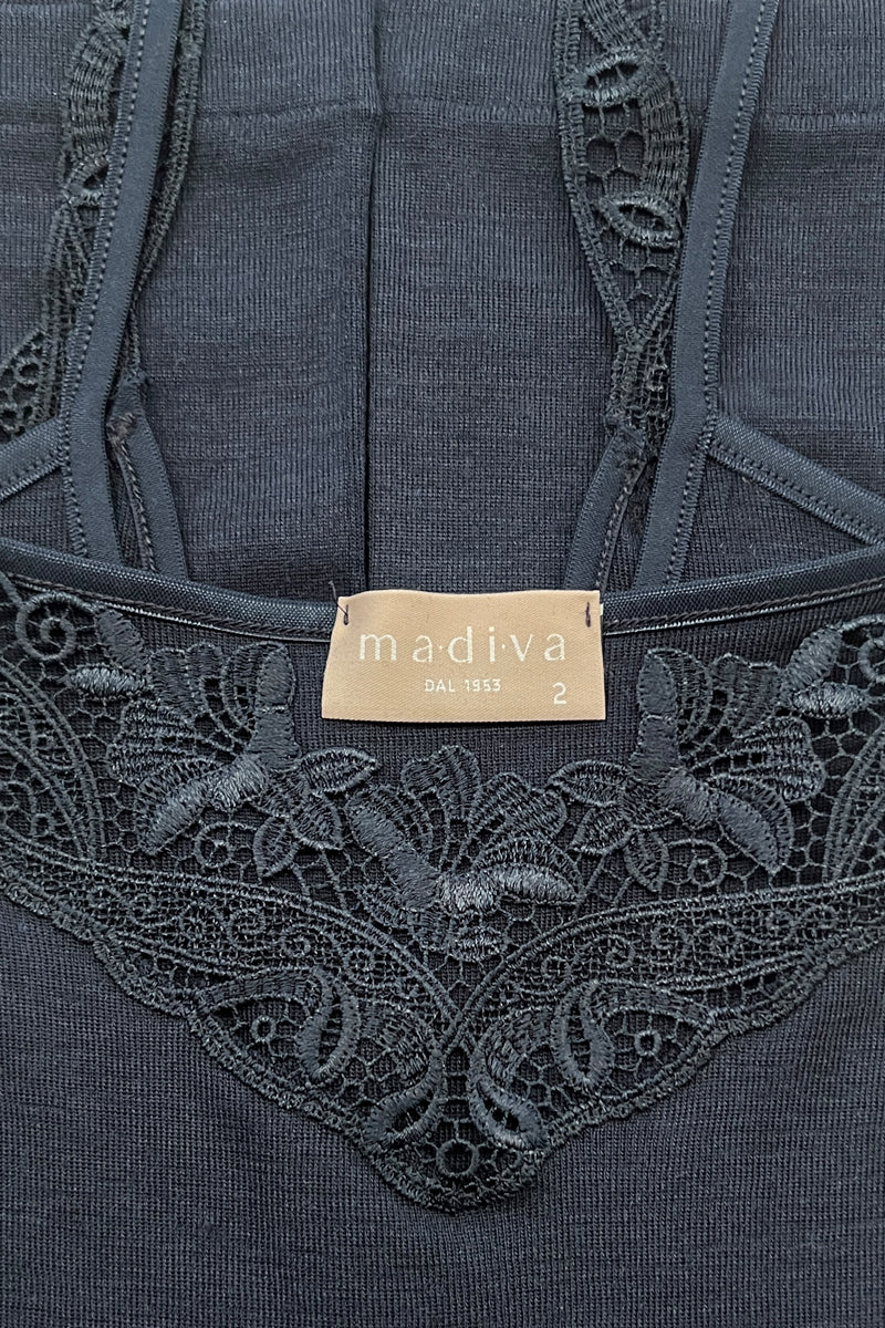 Canotta da donna Olga in lana seta - Spalla stretta con inserto macramè e avvolgente CLASSIC