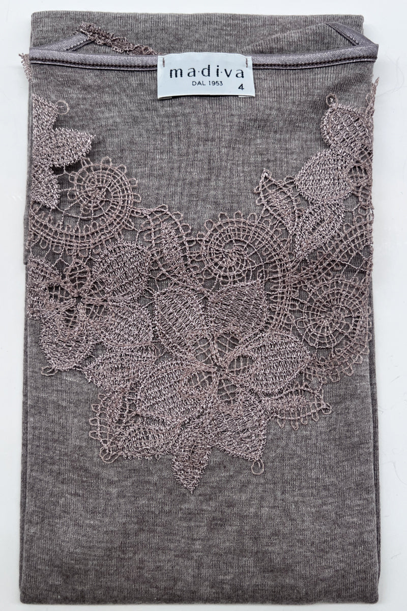 Women's vest Livia・Modal wool vest - With crochet effect ruffle
