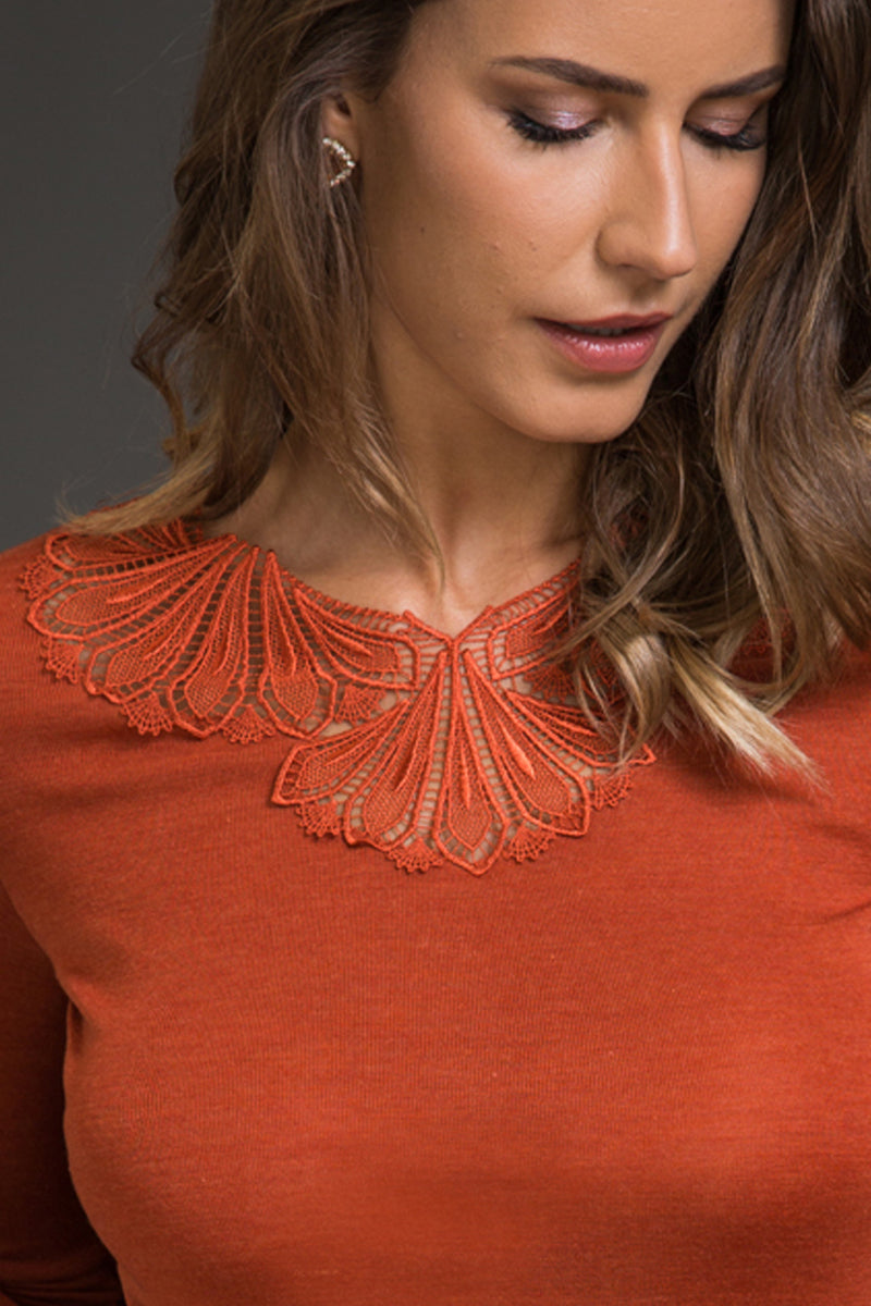 Smanicato sottogiacca donna 253 in lana seta - Inserto macramé di qualità svizzera e forme geometriche-tribali